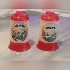 Vintage| South Dakota |BADLANDS| Salt and Pepper shakers